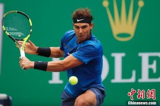 而刚刚崭露 而刚刚崭露